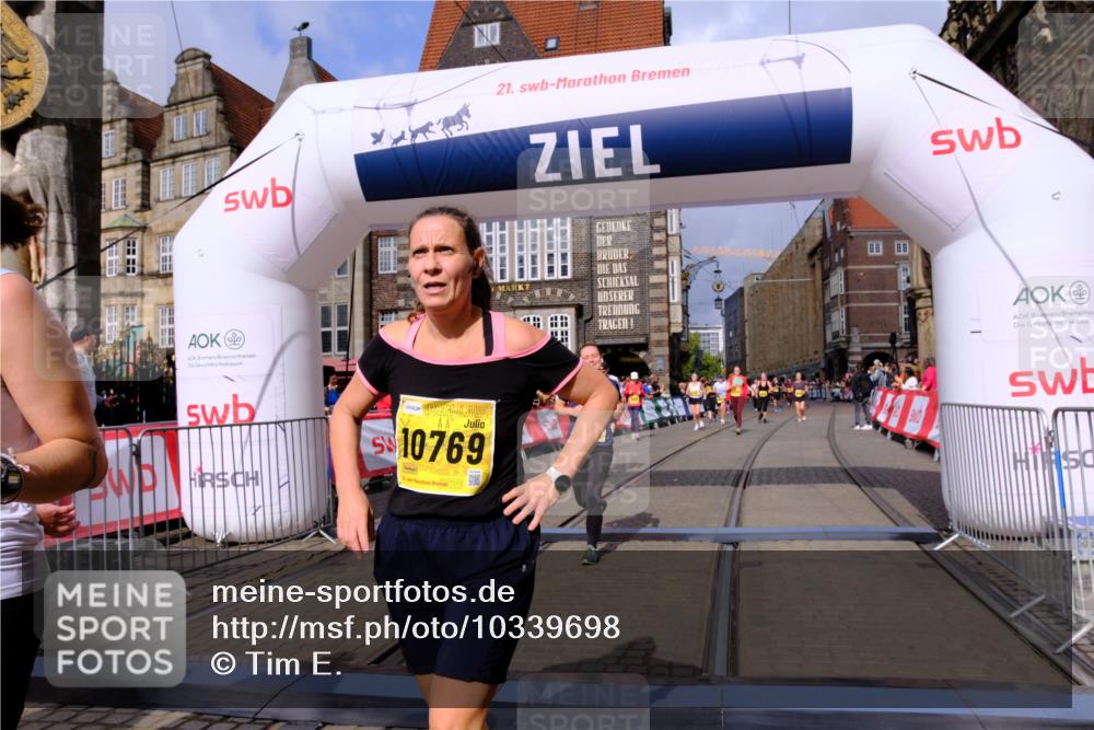 13.09.2026 - 21. swb-Marathon Bremen Tim E. http://msf.ph/oto/10339698 13.09.2026 11:09:45 Ziel 10386, 10424, 10556, 10664, 10694, 10712, 10769, 10823, 10981, 11192, 11225, 11764, 11882, 11883, 11914, 11915, 11937, 11995, 12322, 12409, 12474, 12491, 12532, 13607 meine-sportfotos.de
