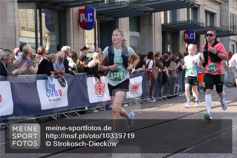 13.09.2026 - 21. swb-Marathon Bremen Strokosch-Dieckow http://msf.ph/oto/10339719 13.09.2026 13:27:01 Ziel 242, 593, 940, 1373, 1493, 1494, 1574, 2345, 2454, 3273, 3385, 3496, 4121, 4558, 5220, 5290, 5358, 5616, 6071, 6288, 6306, 6776, 7072, 7110, 7849, 8219, 9159, 9343, 9760, 10112, 10113, 13147, 531, 946, 1493, 1494, 2089, 3076, 3302, 3510, 3527, 3852, 3893, 4327, 4397, 4441, 4563, 4598, 4919, 5054, 5689, 5937, 5943, 6289, 6314, 6375, 6455, 6580, 7027, 7072, 7246, 7317, 8112, 8303, 9150, 9511, 9551, 9854, 9878, 13097 meine-sportfotos.de