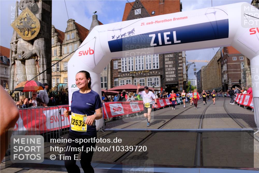 13.09.2026 - 21. swb-Marathon Bremen Tim E. http://msf.ph/oto/10339720 13.09.2026 11:09:46 Ziel 10386, 10424, 10556, 10664, 10694, 10712, 10769, 10823, 10981, 11192, 11225, 11882, 11883, 11914, 11915, 11937, 11995, 12322, 12409, 12474, 12491, 12532, 13607 meine-sportfotos.de