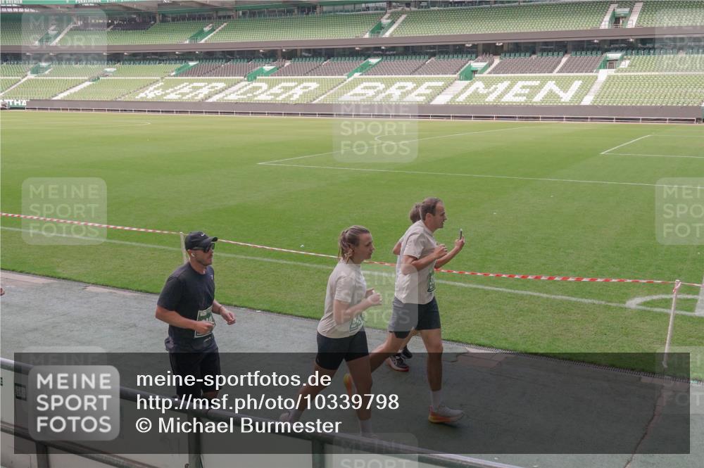 13.09.2026 - 21. swb-Marathon Bremen Michael Burmester http://msf.ph/oto/10339798 13.09.2026 13:19:41 Laufen im Stadion 333, 464, 486, 512, 546, 921, 938, 1066, 1129, 1156, 1409, 1431, 1446, 1506, 1697, 1756, 1765, 1815, 1916, 2010, 2028, 2064, 2123, 2137, 2224, 2240, 2294, 2315, 2349, 2453, 2501, 2533, 2557, 2563, 2614, 2622, 2626, 2689, 2694, 2695, 2702, 2703, 2722, 2756, 2786, 2843, 2845, 2857, 2879, 2944, 2983, 2999, 3017, 3018, 3031, 3035, 3036, 3037, 3046, 3059, 3072, 3096, 3100, 3116, 3139, 3189, 3198, 3243, 3263, 3264, 3285, 3287, 3310, 3315, 3619, 3879, 4478 meine-sportfotos.de