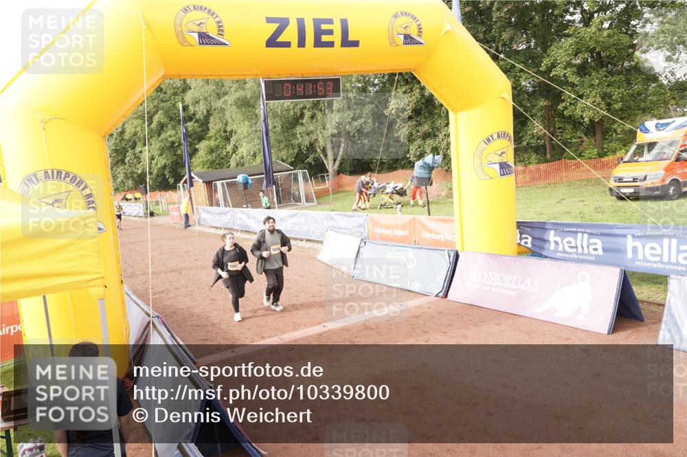 13.09.2026 - Airport Race Dennis Weichert http://msf.ph/oto/10339800 13.09.2026 10:42:26 Ziel 5058, 5059 meine-sportfotos.de