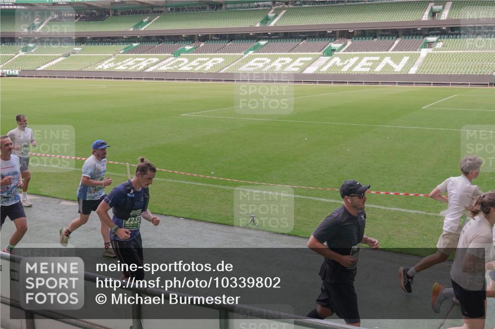 13.09.2026 - 21. swb-Marathon Bremen Michael Burmester http://msf.ph/oto/10339802 13.09.2026 13:19:42 Laufen im Stadion 333, 464, 486, 512, 546, 921, 938, 1066, 1129, 1156, 1409, 1431, 1446, 1506, 1697, 1756, 1765, 1815, 1916, 2010, 2028, 2064, 2123, 2137, 2224, 2240, 2294, 2315, 2349, 2453, 2501, 2533, 2557, 2563, 2614, 2622, 2626, 2689, 2694, 2695, 2702, 2703, 2722, 2756, 2786, 2843, 2845, 2857, 2879, 2944, 2983, 2999, 3017, 3018, 3031, 3035, 3036, 3037, 3046, 3059, 3072, 3096, 3100, 3116, 3139, 3189, 3198, 3243, 3263, 3264, 3285, 3287, 3310, 3315, 3619, 3879, 4478 meine-sportfotos.de