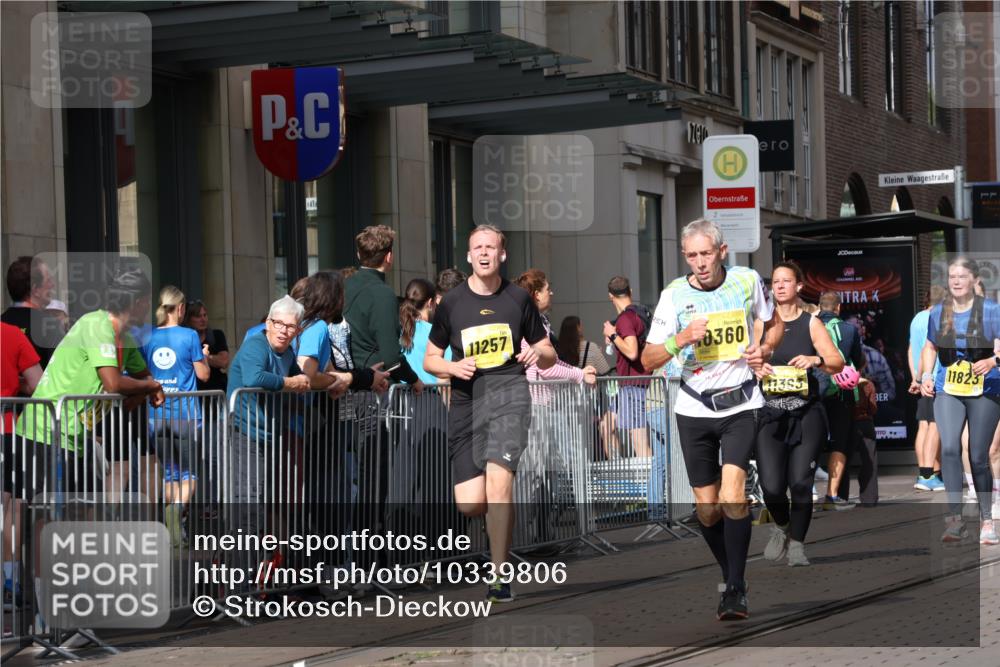 13.09.2026 - 21. swb-Marathon Bremen Strokosch-Dieckow http://msf.ph/oto/10339806 13.09.2026 11:06:52 Ziel 10156, 10205, 10360, 10488, 11100, 11123, 11246, 11257, 11393, 11439, 11600, 11684, 11696, 11759, 11822, 11823, 11917, 12020, 12173, 12255, 12266, 12536, 10323, 10378, 10654, 10663, 10795, 10849, 10989, 11021, 11066, 11240, 11370, 12124, 12146, 12219, 12249 meine-sportfotos.de