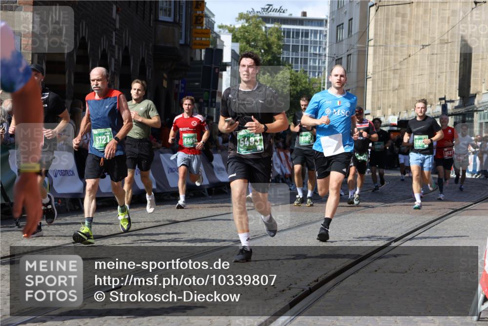 13.09.2026 - 21. swb-Marathon Bremen Strokosch-Dieckow http://msf.ph/oto/10339807 13.09.2026 13:20:28 Ziel 205, 431, 511, 655, 1058, 1252, 1390, 1537, 1750, 1931, 2122, 2343, 2807, 2885, 2903, 3685, 3690, 4287, 5340, 5389, 5583, 5813, 5837, 6663, 7018, 7341, 7531, 7664, 9518, 9756, 541, 876, 1528, 3813, 4174, 4357, 4358, 5493, 5855, 6495, 6496, 7411, 9162, 9721, 9949 meine-sportfotos.de