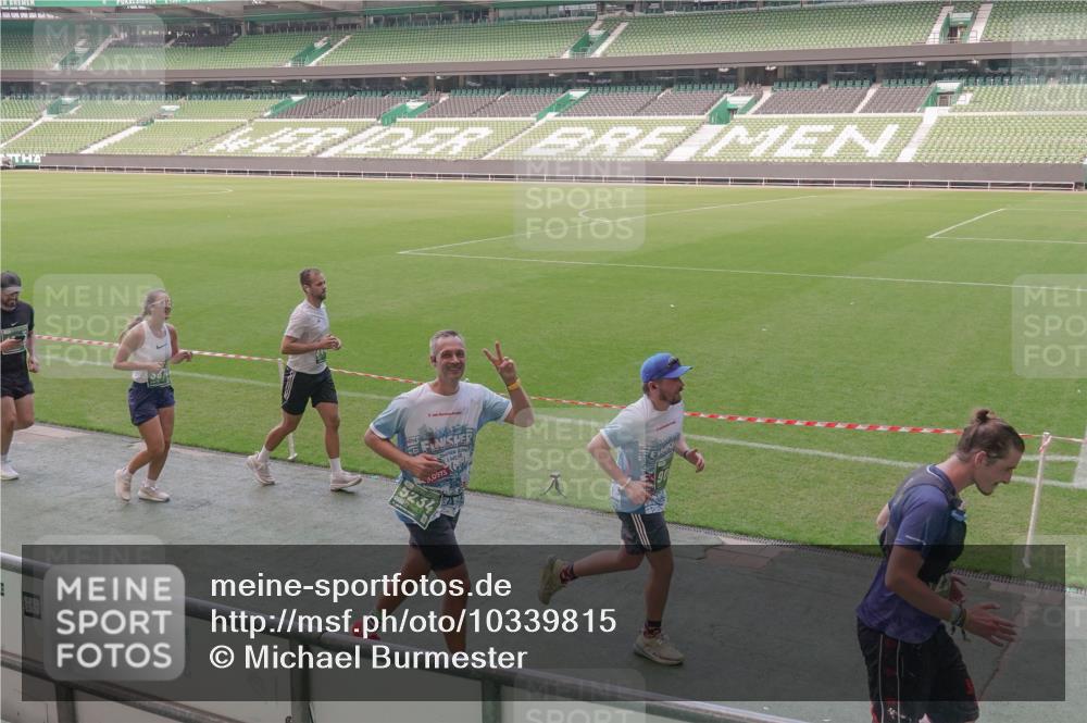 13.09.2026 - 21. swb-Marathon Bremen Michael Burmester http://msf.ph/oto/10339815 13.09.2026 13:19:43 Laufen im Stadion 333, 464, 486, 512, 546, 921, 938, 1066, 1129, 1156, 1409, 1431, 1446, 1506, 1697, 1756, 1765, 1815, 1916, 2010, 2028, 2064, 2137, 2224, 2240, 2294, 2315, 2349, 2453, 2501, 2533, 2557, 2563, 2614, 2622, 2626, 2689, 2694, 2695, 2702, 2703, 2722, 2756, 2786, 2843, 2845, 2857, 2879, 2944, 2983, 2999, 3017, 3018, 3031, 3035, 3036, 3037, 3046, 3059, 3072, 3096, 3100, 3116, 3139, 3189, 3198, 3243, 3263, 3264, 3285, 3287, 3310, 3315, 3619, 3879, 4478 meine-sportfotos.de