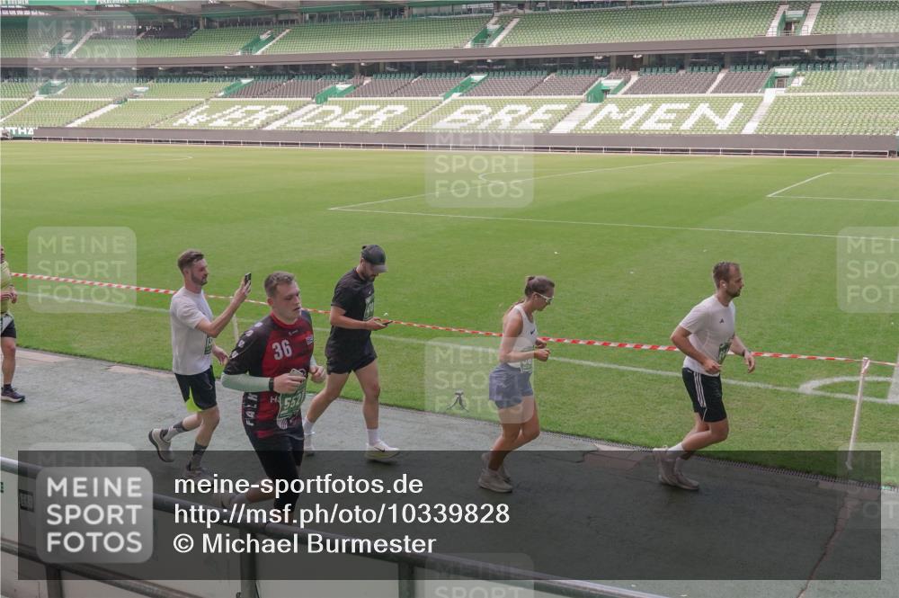 13.09.2026 - 21. swb-Marathon Bremen Michael Burmester http://msf.ph/oto/10339828 13.09.2026 13:19:45 Laufen im Stadion 333, 464, 486, 512, 546, 921, 938, 1066, 1129, 1156, 1409, 1431, 1446, 1506, 1697, 1756, 1765, 1815, 1916, 2010, 2028, 2064, 2137, 2224, 2240, 2294, 2315, 2349, 2453, 2501, 2533, 2557, 2563, 2614, 2622, 2626, 2689, 2694, 2695, 2702, 2703, 2722, 2756, 2786, 2843, 2845, 2857, 2879, 2944, 2983, 2999, 3017, 3018, 3031, 3035, 3036, 3037, 3046, 3059, 3072, 3096, 3100, 3116, 3139, 3189, 3198, 3243, 3263, 3264, 3285, 3287, 3310, 3315, 3619, 3879, 4478 meine-sportfotos.de