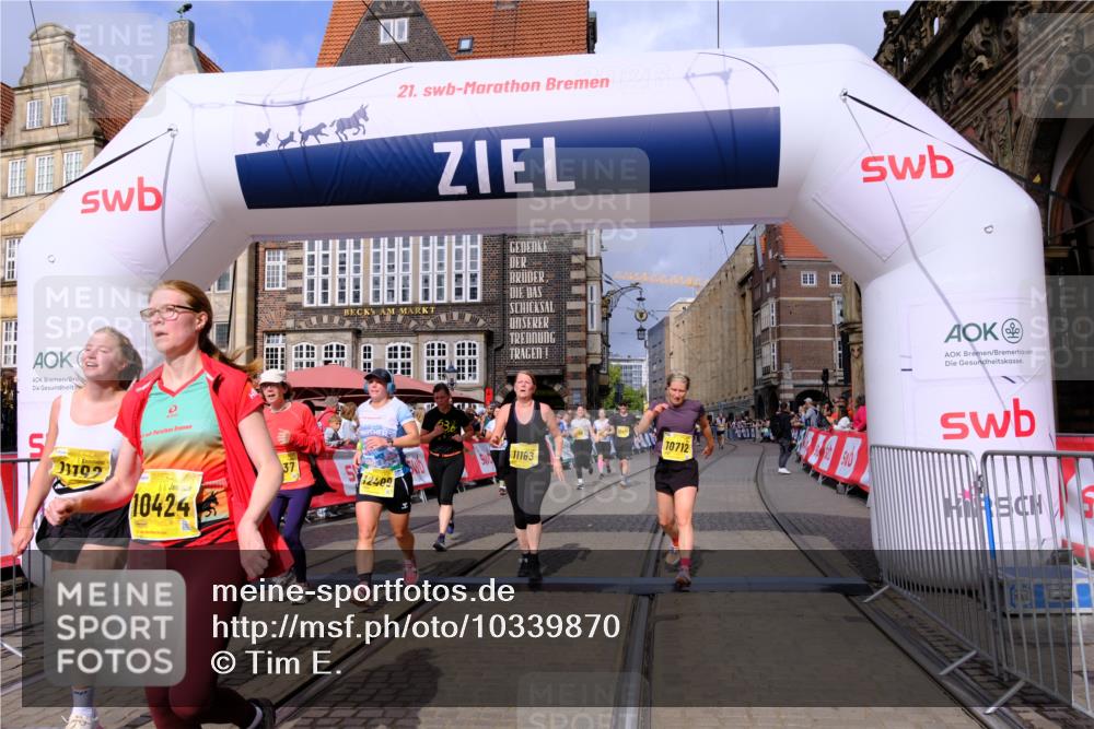 13.09.2026 - 21. swb-Marathon Bremen Tim E. http://msf.ph/oto/10339870 13.09.2026 11:09:52 Ziel 10234, 10386, 10417, 10424, 10556, 10696, 10712, 10769, 10785, 10823, 10981, 10990, 10991, 11192, 11225, 11914, 11937, 11995, 12322, 12409, 12474, 12532 meine-sportfotos.de