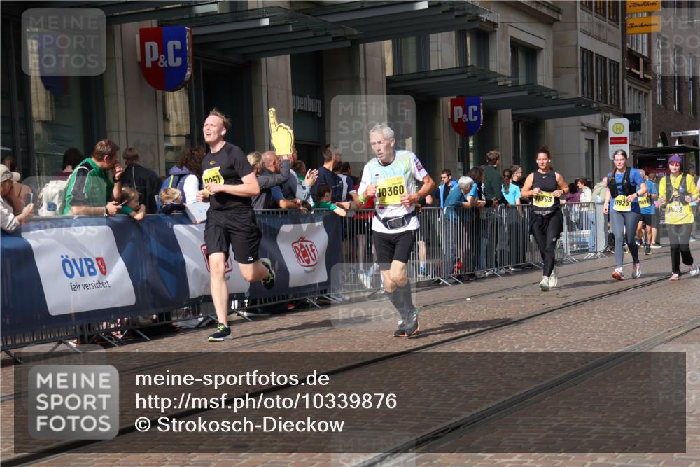 13.09.2026 - 21. swb-Marathon Bremen Strokosch-Dieckow http://msf.ph/oto/10339876 13.09.2026 11:06:55 Ziel 10156, 10205, 10360, 10488, 10748, 11100, 11123, 11246, 11393, 11417, 11439, 11600, 11684, 11696, 11759, 11822, 11823, 11865, 11917, 12020, 12173, 12255, 12266, 12536, 10323, 10378, 10654, 10663, 10795, 10849, 10989, 11021, 11066, 11257, 11370, 12124, 12146, 12219, 12249 meine-sportfotos.de