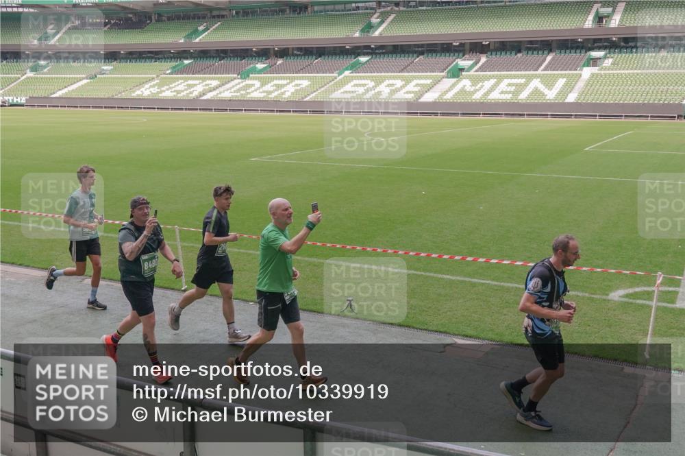 13.09.2026 - 21. swb-Marathon Bremen Michael Burmester http://msf.ph/oto/10339919 13.09.2026 13:19:56 Laufen im Stadion 333, 464, 486, 512, 704, 921, 938, 1066, 1129, 1156, 1409, 1431, 1446, 1506, 1697, 1756, 1765, 1815, 1916, 2010, 2028, 2064, 2137, 2224, 2240, 2294, 2315, 2349, 2394, 2395, 2417, 2437, 2453, 2501, 2519, 2533, 2557, 2563, 2588, 2622, 2626, 2689, 2694, 2695, 2702, 2703, 2722, 2756, 2786, 2793, 2843, 2845, 2879, 2886, 2944, 2983, 3017, 3018, 3031, 3035, 3036, 3037, 3046, 3059, 3072, 3102, 3116, 3139, 3189, 3198, 3243, 3263, 3264, 3285, 3287, 3310, 3315, 3619, 3879 meine-sportfotos.de