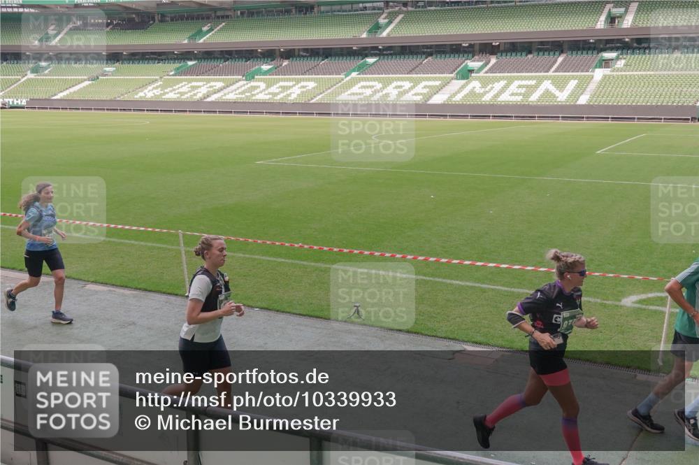 13.09.2026 - 21. swb-Marathon Bremen Michael Burmester http://msf.ph/oto/10339933 13.09.2026 13:19:59 Laufen im Stadion 333, 464, 486, 512, 704, 921, 938, 1066, 1129, 1156, 1409, 1431, 1439, 1446, 1506, 1697, 1756, 1765, 1815, 1916, 2010, 2028, 2064, 2137, 2224, 2240, 2278, 2294, 2315, 2349, 2394, 2395, 2417, 2437, 2453, 2501, 2519, 2533, 2557, 2563, 2588, 2622, 2626, 2689, 2694, 2695, 2702, 2703, 2722, 2756, 2786, 2793, 2843, 2845, 2886, 2944, 2983, 3017, 3018, 3031, 3035, 3036, 3037, 3046, 3059, 3072, 3102, 3116, 3139, 3189, 3198, 3243, 3263, 3264, 3285, 3287, 3310, 3315, 3619, 3879 meine-sportfotos.de
