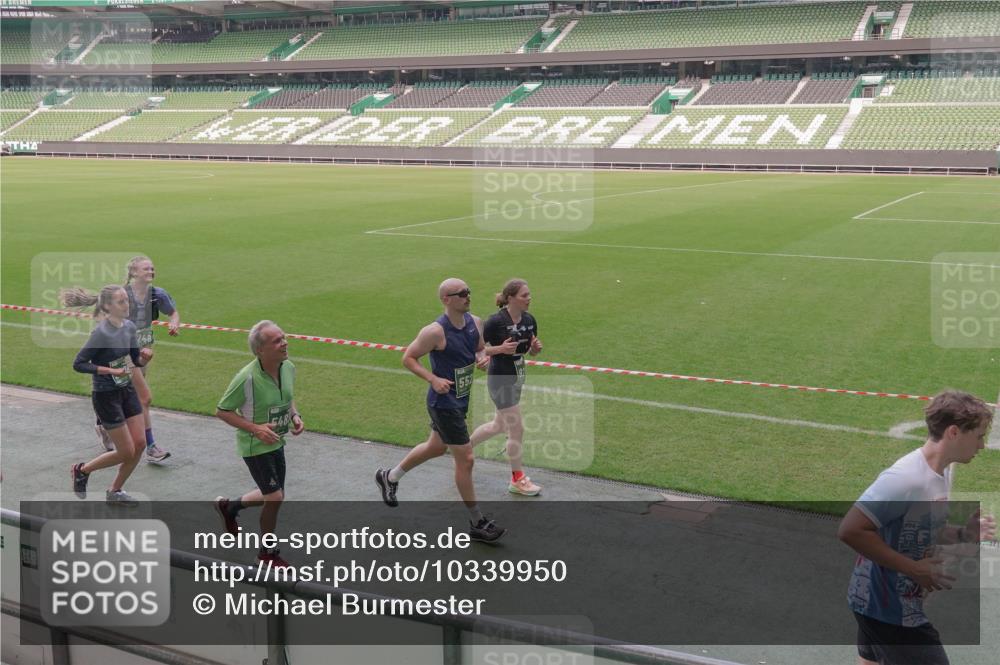 13.09.2026 - 21. swb-Marathon Bremen Michael Burmester http://msf.ph/oto/10339950 13.09.2026 13:20:02 Laufen im Stadion 333, 464, 486, 512, 704, 921, 938, 1066, 1129, 1156, 1409, 1431, 1439, 1446, 1506, 1697, 1756, 1765, 1815, 1846, 1916, 2010, 2028, 2064, 2224, 2240, 2278, 2315, 2349, 2394, 2395, 2417, 2437, 2501, 2519, 2533, 2557, 2563, 2588, 2622, 2626, 2689, 2694, 2695, 2702, 2703, 2722, 2756, 2786, 2793, 2843, 2845, 2886, 2944, 2983, 3004, 3017, 3018, 3031, 3035, 3036, 3037, 3046, 3059, 3072, 3102, 3116, 3139, 3189, 3198, 3243, 3263, 3264, 3285, 3287, 3310, 3315, 3619, 3879 meine-sportfotos.de