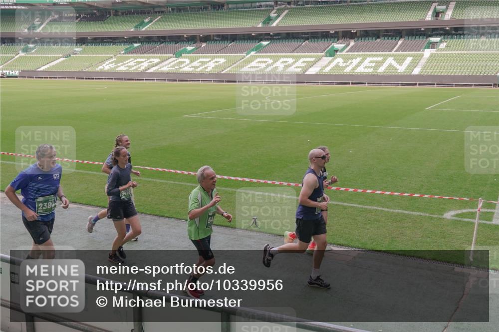 13.09.2026 - 21. swb-Marathon Bremen Michael Burmester http://msf.ph/oto/10339956 13.09.2026 13:20:03 Laufen im Stadion 333, 464, 486, 512, 704, 921, 938, 1066, 1129, 1156, 1409, 1431, 1439, 1446, 1506, 1697, 1756, 1765, 1815, 1846, 1916, 2010, 2028, 2064, 2139, 2224, 2240, 2278, 2315, 2349, 2394, 2395, 2417, 2437, 2501, 2519, 2533, 2557, 2563, 2588, 2622, 2626, 2689, 2694, 2695, 2702, 2703, 2722, 2756, 2786, 2793, 2843, 2845, 2886, 2944, 2983, 3004, 3017, 3018, 3031, 3035, 3036, 3037, 3046, 3059, 3072, 3102, 3116, 3139, 3189, 3198, 3243, 3263, 3264, 3285, 3287, 3310, 3315, 3619, 3879 meine-sportfotos.de