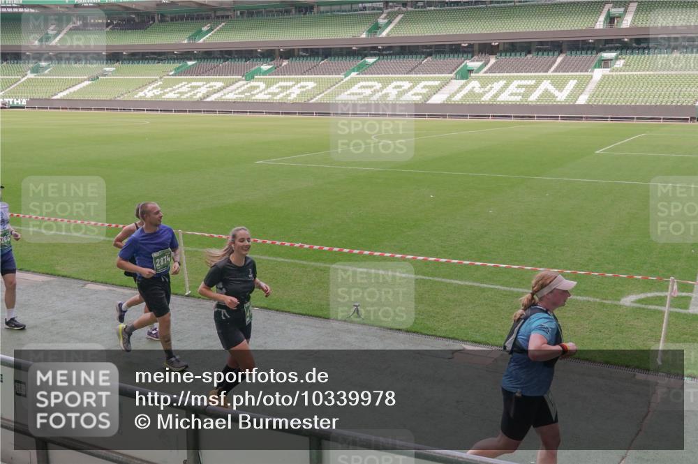 13.09.2026 - 21. swb-Marathon Bremen Michael Burmester http://msf.ph/oto/10339978 13.09.2026 13:20:06 Laufen im Stadion 333, 464, 486, 512, 704, 921, 938, 1066, 1129, 1156, 1409, 1431, 1439, 1446, 1506, 1697, 1756, 1765, 1815, 1846, 1916, 2010, 2028, 2064, 2139, 2224, 2240, 2278, 2315, 2349, 2394, 2395, 2417, 2437, 2501, 2519, 2533, 2557, 2563, 2588, 2622, 2626, 2689, 2694, 2695, 2702, 2703, 2722, 2756, 2786, 2793, 2843, 2845, 2886, 2944, 2983, 3004, 3017, 3018, 3031, 3035, 3036, 3037, 3046, 3059, 3072, 3102, 3116, 3139, 3189, 3198, 3243, 3263, 3264, 3285, 3287, 3310, 3315, 3619 meine-sportfotos.de
