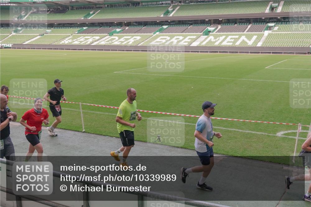 13.09.2026 - 21. swb-Marathon Bremen Michael Burmester http://msf.ph/oto/10339989 13.09.2026 13:20:08 Laufen im Stadion 333, 464, 486, 512, 704, 921, 938, 1066, 1129, 1156, 1409, 1431, 1439, 1446, 1506, 1697, 1756, 1765, 1815, 1846, 1916, 2010, 2028, 2064, 2139, 2201, 2224, 2240, 2278, 2315, 2349, 2394, 2395, 2417, 2437, 2501, 2519, 2533, 2557, 2563, 2588, 2622, 2626, 2689, 2694, 2695, 2702, 2703, 2722, 2756, 2786, 2793, 2843, 2845, 2886, 2944, 2983, 3004, 3017, 3018, 3031, 3035, 3036, 3037, 3046, 3059, 3072, 3102, 3116, 3139, 3189, 3198, 3243, 3263, 3264, 3285, 3287, 3310, 3315, 3619 meine-sportfotos.de