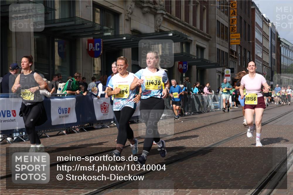 13.09.2026 - 21. swb-Marathon Bremen Strokosch-Dieckow http://msf.ph/oto/10340004 13.09.2026 11:07:00 Ziel 10156, 10205, 10360, 10488, 10695, 10748, 11100, 11123, 11246, 11393, 11417, 11439, 11600, 11684, 11696, 11759, 11767, 11822, 11823, 11865, 11917, 12020, 12173, 12210, 12255, 12266, 12536, 10156, 10323, 10378, 10663, 10795, 10989, 11066, 11257, 11370, 12124, 12146, 12219, 12249 meine-sportfotos.de