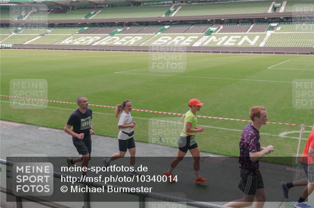 13.09.2026 - 21. swb-Marathon Bremen Michael Burmester http://msf.ph/oto/10340014 13.09.2026 13:20:11 Laufen im Stadion 333, 464, 512, 704, 938, 1066, 1129, 1156, 1409, 1439, 1446, 1506, 1697, 1756, 1765, 1815, 1846, 1916, 2010, 2028, 2064, 2139, 2201, 2224, 2240, 2258, 2278, 2315, 2349, 2394, 2395, 2417, 2437, 2501, 2519, 2533, 2557, 2563, 2588, 2622, 2626, 2689, 2694, 2695, 2702, 2703, 2722, 2756, 2786, 2793, 2843, 2845, 2886, 2944, 2983, 3004, 3017, 3018, 3031, 3035, 3036, 3037, 3046, 3059, 3072, 3102, 3116, 3139, 3189, 3198, 3243, 3263, 3264, 3285, 3287, 3310, 3315, 3619 meine-sportfotos.de