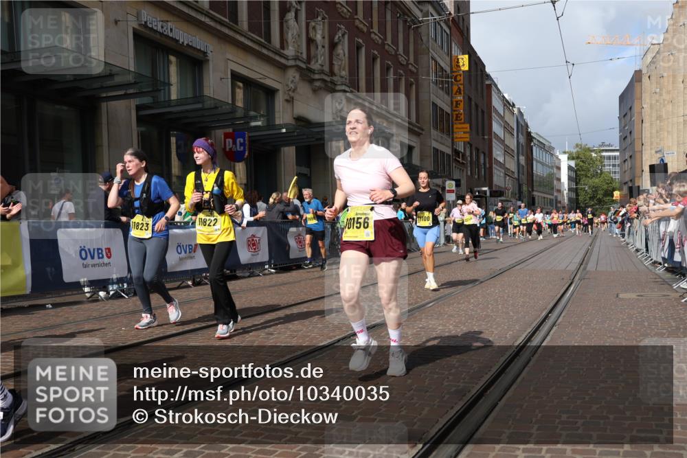 13.09.2026 - 21. swb-Marathon Bremen Strokosch-Dieckow http://msf.ph/oto/10340035 13.09.2026 11:07:01 Ziel 10205, 10360, 10488, 10695, 10748, 11100, 11123, 11246, 11393, 11417, 11439, 11600, 11684, 11696, 11759, 11767, 11822, 11823, 11865, 11917, 12020, 12173, 12210, 12255, 12266, 12536, 10156, 10323, 10378, 10663, 10795, 10989, 11066, 11257, 11370, 12124, 12146, 12219, 12249 meine-sportfotos.de