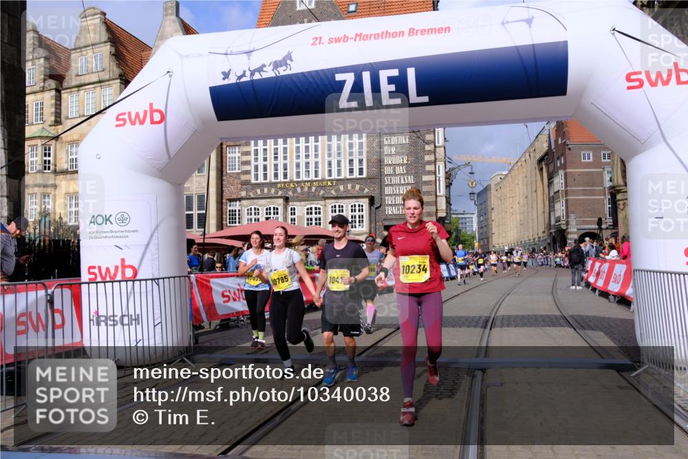 13.09.2026 - 21. swb-Marathon Bremen Tim E. http://msf.ph/oto/10340038 13.09.2026 11:09:56 Ziel 10234, 10386, 10417, 10424, 10696, 10712, 10785, 10990, 10991, 11192, 11937, 12409, 12449, 12474, 12532 meine-sportfotos.de