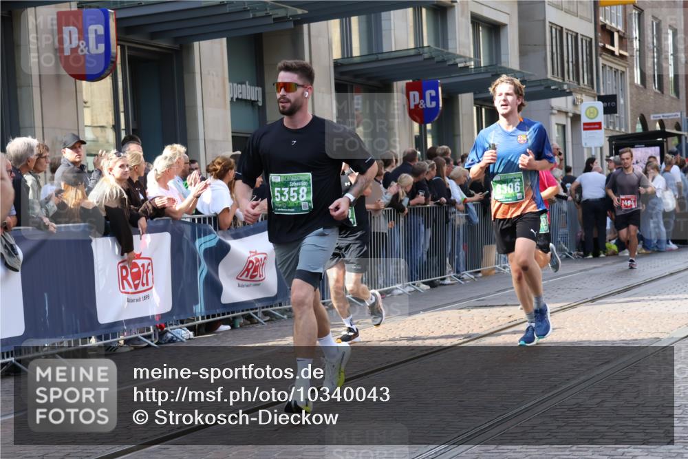 13.09.2026 - 21. swb-Marathon Bremen Strokosch-Dieckow http://msf.ph/oto/10340043 13.09.2026 13:27:08 Ziel 242, 323, 593, 857, 940, 1006, 1373, 1574, 2345, 2668, 3273, 3385, 3460, 3496, 3521, 4421, 4558, 5081, 5220, 5290, 5358, 5557, 5616, 6071, 6288, 6306, 7110, 8219, 9159, 9343, 9760, 10112, 10113, 13147, 531, 946, 1493, 1494, 2089, 2454, 3076, 3302, 3510, 3527, 4121, 4327, 4397, 4441, 4563, 4919, 5054, 5689, 5937, 5943, 6314, 6455, 6580, 6776, 7027, 7072, 7246, 7317, 7849, 8219, 8303, 9150, 9511, 9551, 9854, 9878, 13097 meine-sportfotos.de