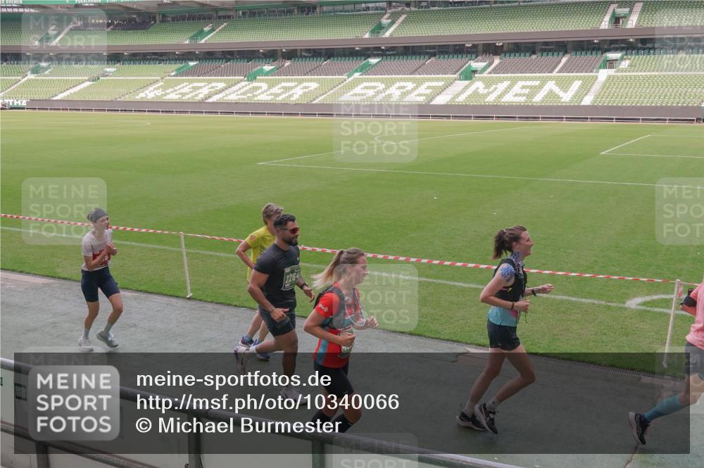 13.09.2026 - 21. swb-Marathon Bremen Michael Burmester http://msf.ph/oto/10340066 13.09.2026 13:20:20 Laufen im Stadion 333, 464, 512, 620, 704, 938, 1066, 1129, 1156, 1409, 1439, 1446, 1506, 1697, 1756, 1808, 1815, 1846, 1916, 2010, 2028, 2064, 2139, 2201, 2224, 2240, 2258, 2278, 2315, 2349, 2394, 2395, 2414, 2417, 2437, 2501, 2519, 2533, 2557, 2563, 2588, 2626, 2689, 2694, 2695, 2702, 2703, 2722, 2736, 2756, 2786, 2793, 2843, 2845, 2886, 2983, 3004, 3010, 3017, 3018, 3031, 3035, 3036, 3037, 3046, 3059, 3070, 3072, 3074, 3102, 3116, 3139, 3189, 3198, 3243, 3263, 3264, 3310, 3315 meine-sportfotos.de