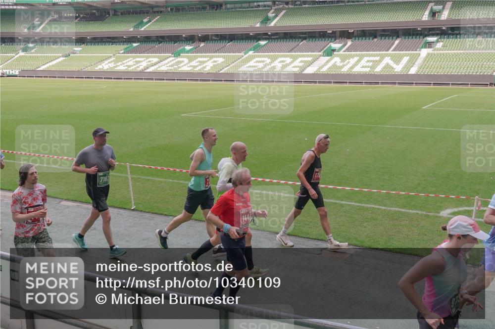 13.09.2026 - 21. swb-Marathon Bremen Michael Burmester http://msf.ph/oto/10340109 13.09.2026 13:20:25 Laufen im Stadion 333, 464, 512, 620, 704, 938, 1066, 1129, 1156, 1158, 1409, 1439, 1446, 1506, 1676, 1697, 1756, 1808, 1815, 1846, 1916, 2010, 2028, 2064, 2139, 2201, 2240, 2258, 2278, 2315, 2349, 2394, 2395, 2414, 2417, 2437, 2501, 2519, 2533, 2557, 2563, 2588, 2626, 2689, 2694, 2695, 2702, 2703, 2722, 2736, 2756, 2786, 2793, 2843, 2845, 2886, 2983, 3004, 3010, 3017, 3018, 3031, 3035, 3036, 3037, 3046, 3059, 3070, 3072, 3074, 3102, 3116, 3139, 3189, 3198, 3243, 3263, 3264, 3310, 3315 meine-sportfotos.de