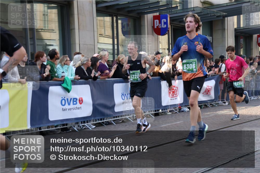 13.09.2026 - 21. swb-Marathon Bremen Strokosch-Dieckow http://msf.ph/oto/10340112 13.09.2026 13:27:10 Ziel 242, 323, 593, 857, 940, 1006, 1373, 1574, 2345, 2668, 3013, 3273, 3385, 3460, 3496, 3521, 4421, 5081, 5220, 5290, 5358, 5557, 5616, 6071, 6288, 6306, 7110, 9343, 9760, 10113, 13147, 531, 946, 1493, 1494, 2089, 2454, 3076, 3302, 3510, 3527, 4121, 4327, 4397, 4558, 4563, 4919, 5689, 5937, 5943, 6314, 6455, 6776, 7027, 7072, 7246, 7317, 7849, 8219, 8303, 9150, 9159, 9343, 9511, 9551, 9854, 9878, 10112 meine-sportfotos.de