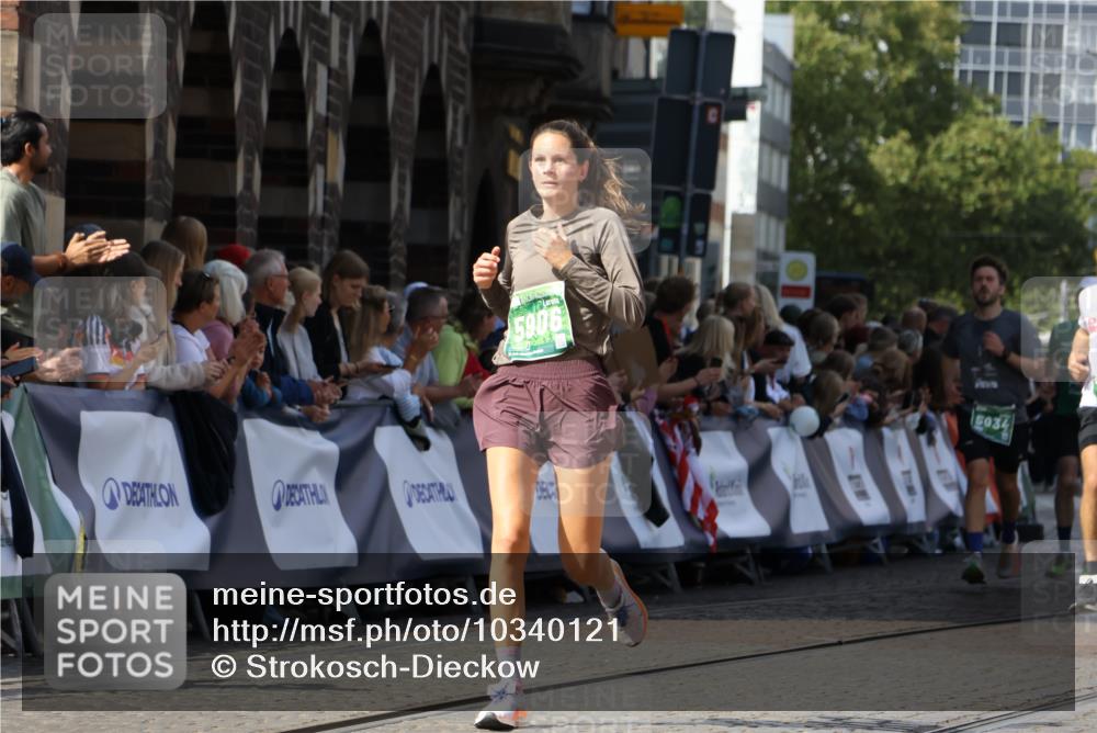 13.09.2026 - 21. swb-Marathon Bremen Strokosch-Dieckow http://msf.ph/oto/10340121 13.09.2026 13:26:10 Ziel 150, 1163, 1458, 1647, 1752, 2033, 2062, 2421, 2708, 2781, 2987, 3248, 3722, 4067, 4161, 4411, 4439, 4476, 4842, 4927, 5013, 5139, 5622, 5701, 6135, 6605, 7638, 7780, 8271, 8592, 9440, 1649, 2434, 2658, 3603, 3983, 4723, 5747, 5906, 5934, 5992, 6230, 6639, 7626, 8817, 13195 meine-sportfotos.de