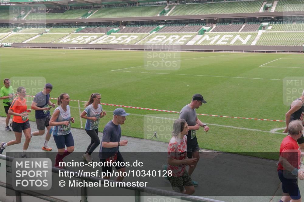 13.09.2026 - 21. swb-Marathon Bremen Michael Burmester http://msf.ph/oto/10340128 13.09.2026 13:20:26 Laufen im Stadion 333, 464, 512, 620, 704, 938, 1066, 1129, 1156, 1158, 1409, 1439, 1446, 1506, 1676, 1697, 1756, 1808, 1815, 1846, 1916, 2010, 2028, 2064, 2139, 2201, 2240, 2258, 2278, 2315, 2349, 2394, 2395, 2414, 2417, 2437, 2501, 2519, 2533, 2557, 2563, 2588, 2626, 2689, 2694, 2695, 2702, 2703, 2722, 2736, 2756, 2793, 2843, 2845, 2886, 2983, 3004, 3010, 3017, 3018, 3031, 3035, 3036, 3037, 3046, 3059, 3070, 3072, 3074, 3102, 3116, 3139, 3189, 3198, 3243, 3263, 3264, 3310, 3315 meine-sportfotos.de