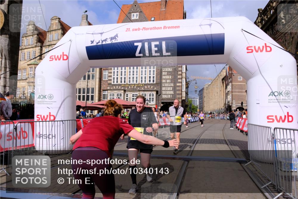 13.09.2026 - 21. swb-Marathon Bremen Tim E. http://msf.ph/oto/10340143 13.09.2026 11:10:06 Ziel 10234, 10417, 10435, 10645, 10696, 10737, 10785, 10990, 10991, 11383, 11437, 11441, 12449 meine-sportfotos.de