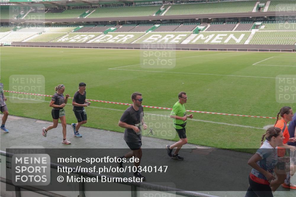 13.09.2026 - 21. swb-Marathon Bremen Michael Burmester http://msf.ph/oto/10340147 13.09.2026 13:20:28 Laufen im Stadion 333, 464, 512, 620, 704, 938, 1066, 1129, 1156, 1158, 1409, 1439, 1446, 1506, 1676, 1697, 1756, 1808, 1815, 1846, 1916, 2010, 2028, 2064, 2139, 2201, 2240, 2258, 2278, 2315, 2349, 2394, 2395, 2414, 2417, 2437, 2501, 2519, 2533, 2557, 2563, 2588, 2626, 2689, 2694, 2695, 2702, 2703, 2722, 2736, 2756, 2793, 2843, 2886, 2983, 3004, 3010, 3017, 3018, 3031, 3035, 3036, 3037, 3046, 3059, 3070, 3074, 3102, 3116, 3139, 3144, 3189, 3198, 3243, 3263, 3264, 3310, 3315 meine-sportfotos.de