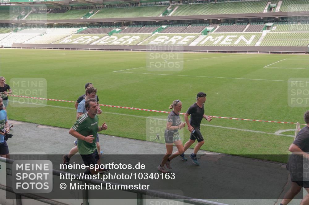 13.09.2026 - 21. swb-Marathon Bremen Michael Burmester http://msf.ph/oto/10340163 13.09.2026 13:20:30 Laufen im Stadion 333, 464, 512, 620, 704, 938, 1066, 1129, 1156, 1158, 1409, 1439, 1446, 1676, 1697, 1756, 1808, 1815, 1846, 1916, 2010, 2028, 2064, 2139, 2201, 2240, 2258, 2278, 2315, 2349, 2394, 2395, 2414, 2417, 2437, 2501, 2519, 2533, 2563, 2588, 2626, 2689, 2694, 2695, 2702, 2703, 2722, 2736, 2756, 2793, 2843, 2886, 2983, 3004, 3010, 3017, 3018, 3031, 3035, 3036, 3037, 3046, 3059, 3070, 3074, 3102, 3116, 3139, 3144, 3189, 3198, 3243, 3263, 3264, 3310, 3315 meine-sportfotos.de