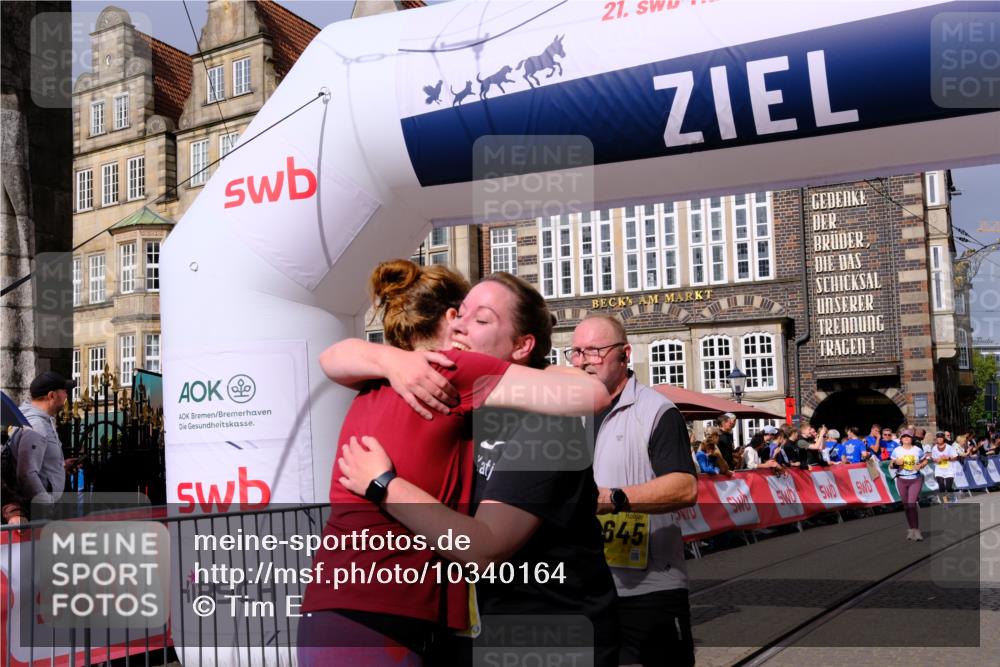13.09.2026 - 21. swb-Marathon Bremen Tim E. http://msf.ph/oto/10340164 13.09.2026 11:10:08 Ziel 10234, 10417, 10435, 10645, 10696, 10737, 10785, 10990, 10991, 11119, 11383, 11437, 11441, 12449 meine-sportfotos.de