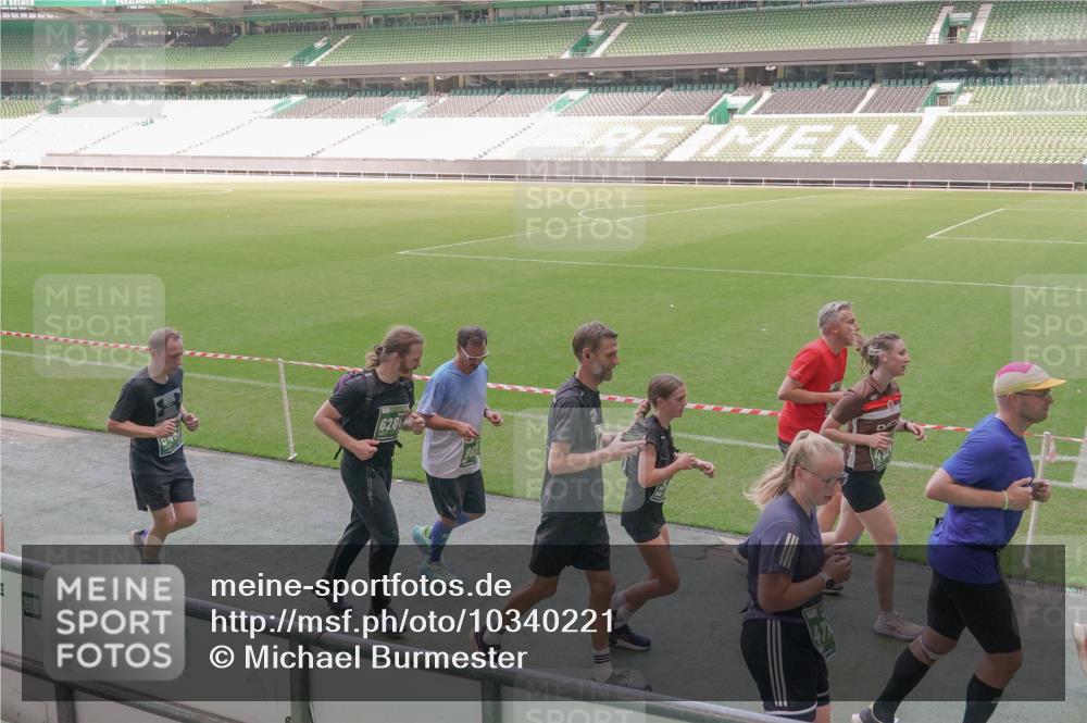 13.09.2026 - 21. swb-Marathon Bremen Michael Burmester http://msf.ph/oto/10340221 13.09.2026 13:20:35 Laufen im Stadion 333, 464, 512, 620, 704, 782, 938, 1066, 1129, 1156, 1158, 1177, 1316, 1409, 1439, 1446, 1676, 1697, 1756, 1808, 1815, 1846, 1916, 2010, 2028, 2064, 2139, 2201, 2240, 2258, 2278, 2315, 2349, 2394, 2395, 2414, 2417, 2437, 2501, 2519, 2533, 2551, 2588, 2626, 2689, 2694, 2695, 2702, 2703, 2722, 2736, 2756, 2793, 2843, 2886, 3004, 3010, 3017, 3018, 3031, 3035, 3036, 3037, 3046, 3059, 3070, 3074, 3102, 3116, 3139, 3144, 3189, 3243, 3263, 3264, 3310, 3315 meine-sportfotos.de