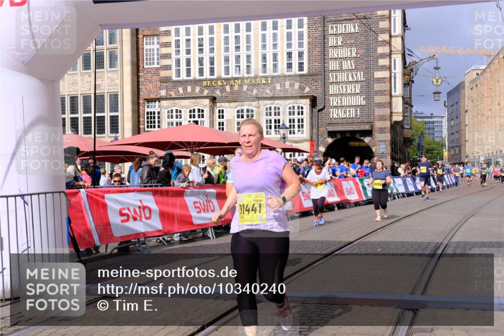 13.09.2026 - 21. swb-Marathon Bremen Tim E. http://msf.ph/oto/10340240 13.09.2026 11:10:12 Ziel 10299, 10435, 10645, 10737, 10751, 11119, 11383, 11437, 11441, 12449 meine-sportfotos.de