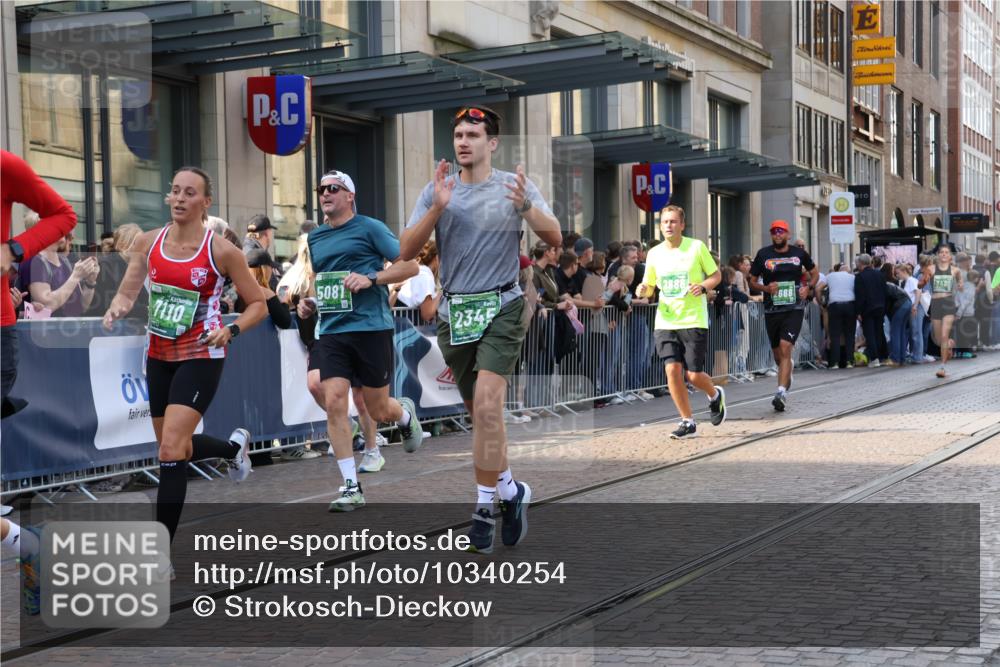 13.09.2026 - 21. swb-Marathon Bremen Strokosch-Dieckow http://msf.ph/oto/10340254 13.09.2026 13:27:15 Ziel 242, 323, 593, 857, 940, 1006, 1373, 1574, 1932, 2345, 2668, 2686, 3013, 3385, 3460, 3496, 3521, 3970, 4421, 4496, 4593, 5081, 5220, 5290, 5358, 5557, 5616, 6067, 6306, 7110, 7358, 9727, 13147, 946, 1493, 1494, 2089, 2454, 3076, 3273, 3302, 3385, 3527, 4121, 4327, 4397, 4558, 4563, 5689, 5943, 6071, 6288, 6455, 6776, 7027, 7072, 7849, 8219, 9150, 9159, 9343, 9511, 9760, 9854, 9878, 10112, 10113, 13147 meine-sportfotos.de