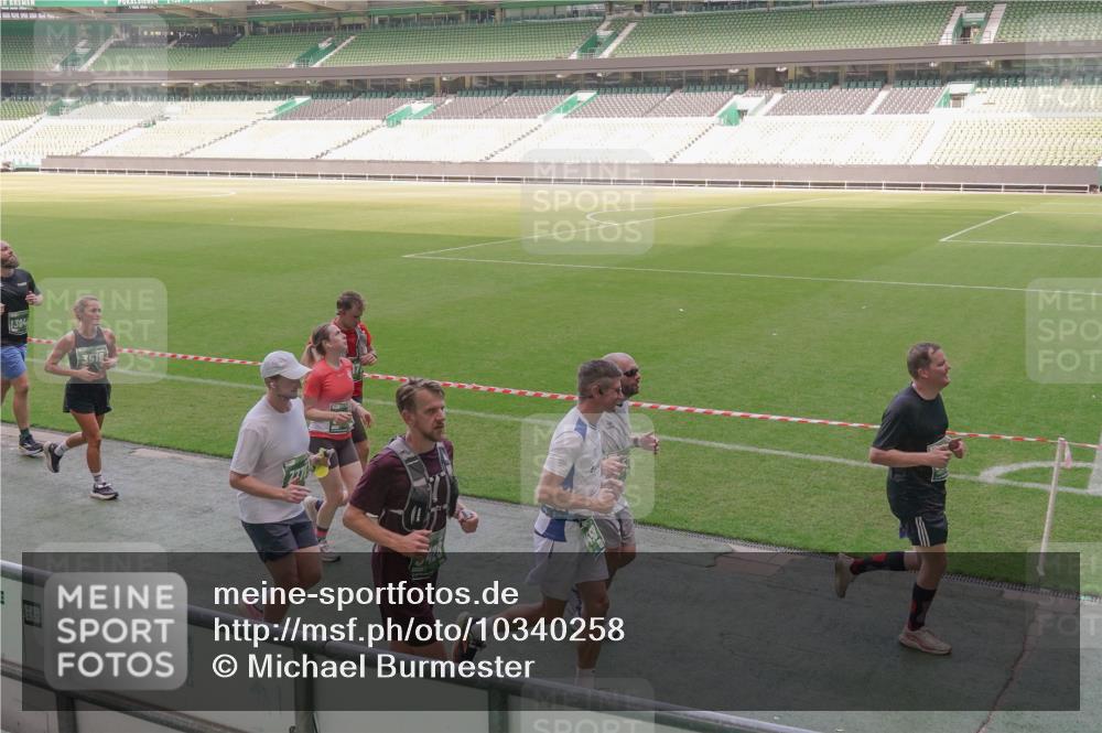 13.09.2026 - 21. swb-Marathon Bremen Michael Burmester http://msf.ph/oto/10340258 13.09.2026 13:20:40 Laufen im Stadion 333, 423, 464, 512, 620, 704, 782, 938, 1066, 1129, 1156, 1158, 1177, 1316, 1409, 1439, 1446, 1676, 1697, 1756, 1808, 1815, 1846, 1916, 2010, 2028, 2064, 2139, 2201, 2240, 2258, 2278, 2315, 2349, 2394, 2395, 2414, 2417, 2437, 2501, 2519, 2533, 2551, 2588, 2626, 2689, 2694, 2695, 2702, 2703, 2722, 2736, 2756, 2793, 2828, 2843, 2886, 2954, 3004, 3010, 3017, 3018, 3031, 3035, 3036, 3037, 3059, 3070, 3074, 3102, 3116, 3139, 3144, 3243, 3263, 3264, 3310, 3315 meine-sportfotos.de