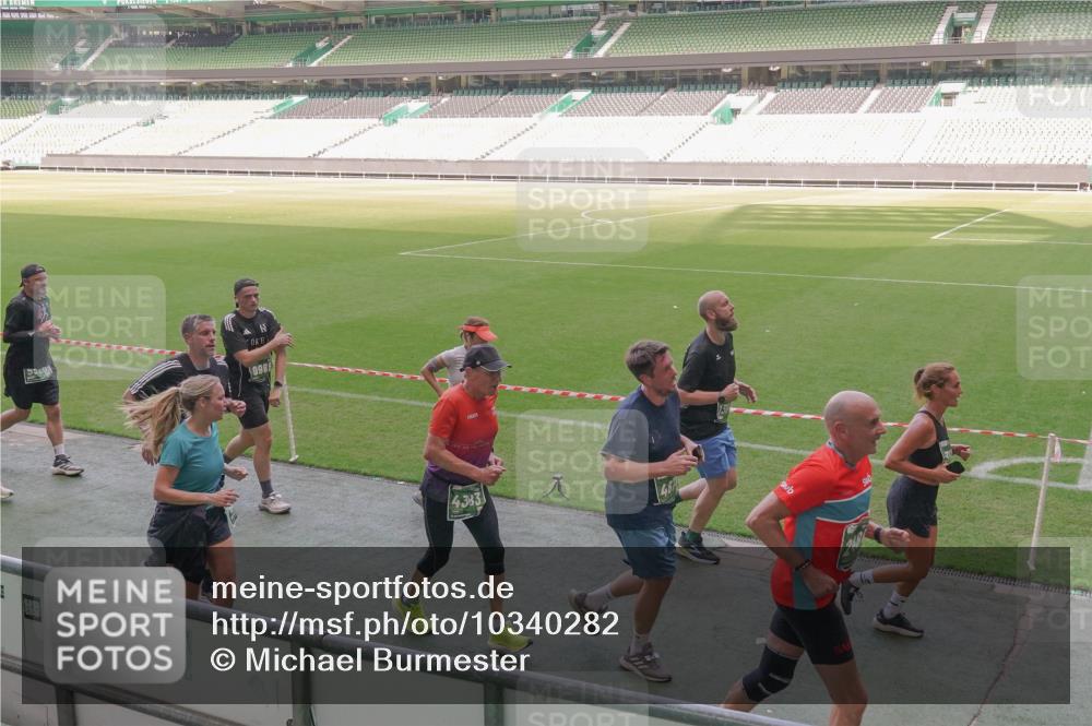 13.09.2026 - 21. swb-Marathon Bremen Michael Burmester http://msf.ph/oto/10340282 13.09.2026 13:20:43 Laufen im Stadion 333, 423, 464, 512, 620, 704, 782, 938, 1066, 1129, 1156, 1158, 1177, 1316, 1409, 1439, 1446, 1676, 1697, 1756, 1808, 1815, 1846, 1916, 2010, 2028, 2064, 2139, 2201, 2240, 2258, 2278, 2315, 2349, 2394, 2395, 2414, 2417, 2437, 2501, 2519, 2533, 2551, 2588, 2626, 2689, 2694, 2695, 2702, 2703, 2722, 2736, 2756, 2793, 2828, 2886, 2954, 3004, 3010, 3017, 3018, 3035, 3036, 3037, 3059, 3070, 3074, 3102, 3116, 3139, 3144, 3243, 3263, 3264, 3310, 3315 meine-sportfotos.de