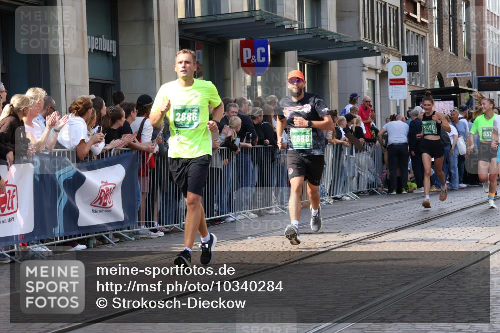 13.09.2026 - 21. swb-Marathon Bremen Strokosch-Dieckow http://msf.ph/oto/10340284 13.09.2026 13:27:16 Ziel 242, 323, 440, 593, 857, 940, 1006, 1373, 1574, 1932, 2345, 2668, 2686, 3013, 3460, 3496, 3521, 3970, 4421, 4496, 4593, 5081, 5220, 5290, 5358, 5557, 5616, 6067, 6306, 7110, 7138, 7358, 9494, 9727, 242, 946, 1493, 1494, 2089, 2454, 3273, 3385, 3527, 4121, 4327, 4397, 4558, 4563, 5689, 6071, 6288, 6776, 7027, 7072, 7849, 8219, 9150, 9159, 9343, 9511, 9760, 9854, 9878, 10112, 10113, 13147 meine-sportfotos.de