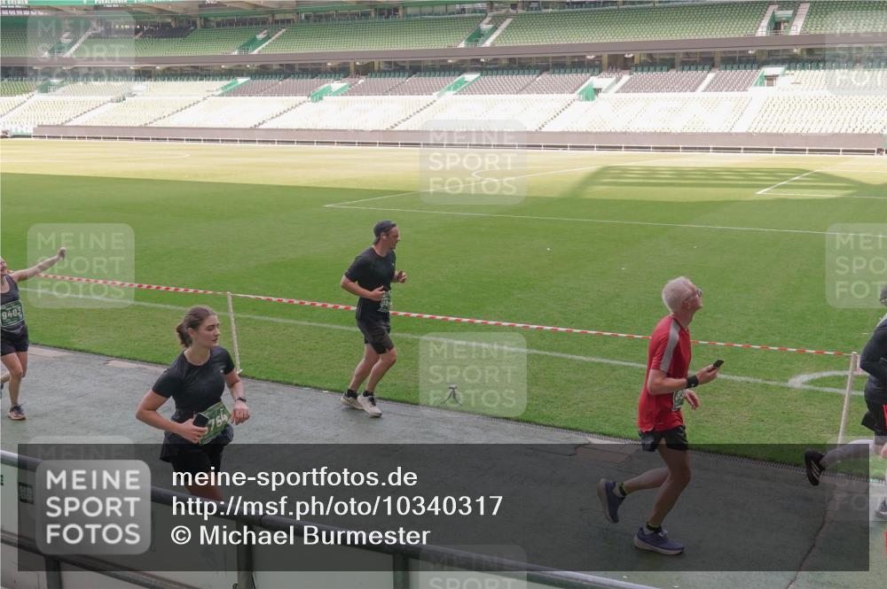 13.09.2026 - 21. swb-Marathon Bremen Michael Burmester http://msf.ph/oto/10340317 13.09.2026 13:20:46 Laufen im Stadion 333, 423, 441, 464, 512, 601, 620, 704, 782, 938, 1066, 1094, 1129, 1156, 1158, 1177, 1316, 1409, 1439, 1446, 1518, 1676, 1697, 1756, 1808, 1815, 1846, 1916, 2010, 2028, 2064, 2139, 2201, 2240, 2258, 2278, 2315, 2349, 2394, 2395, 2414, 2417, 2437, 2501, 2519, 2533, 2551, 2588, 2626, 2689, 2694, 2695, 2702, 2722, 2736, 2756, 2793, 2828, 2886, 2954, 3004, 3010, 3017, 3018, 3035, 3036, 3037, 3059, 3070, 3074, 3102, 3116, 3139, 3144, 3243, 3263, 3264, 3310, 3315 meine-sportfotos.de
