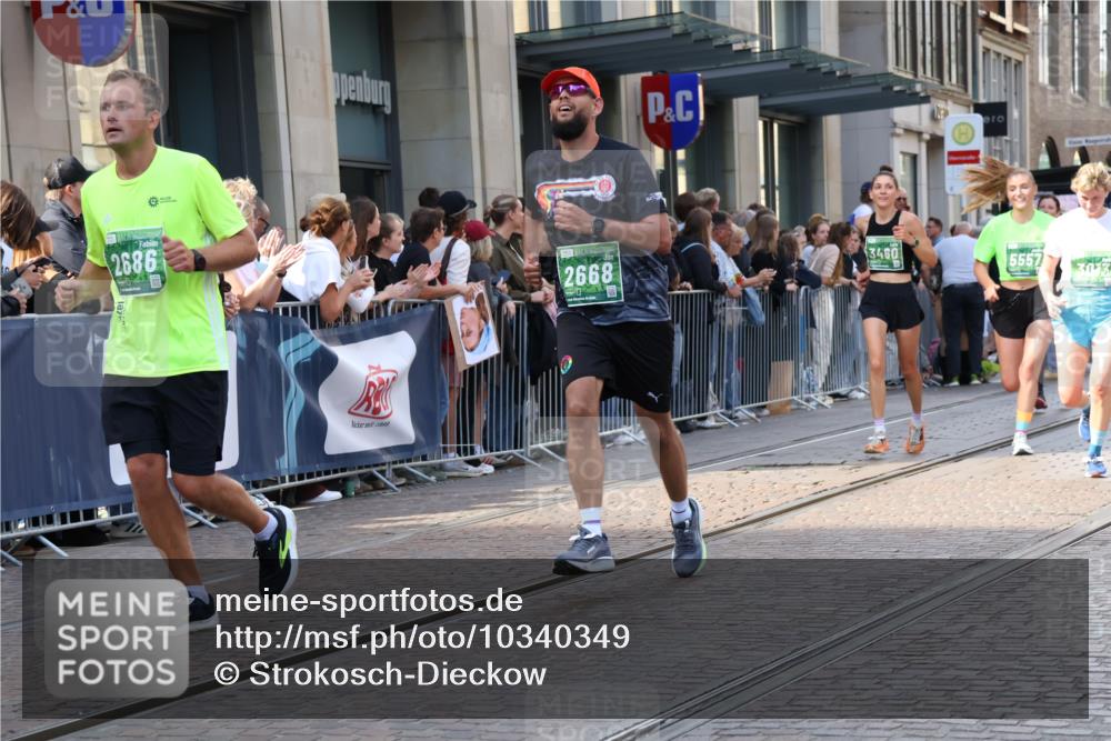 13.09.2026 - 21. swb-Marathon Bremen Strokosch-Dieckow http://msf.ph/oto/10340349 13.09.2026 13:27:17 Ziel 323, 440, 593, 857, 940, 1006, 1373, 1574, 1932, 2345, 2668, 2686, 3013, 3460, 3496, 3521, 3970, 4421, 4496, 4593, 5081, 5220, 5290, 5358, 5557, 5616, 6067, 6306, 7110, 7138, 7358, 8351, 9494, 9727, 13198, 242, 946, 1493, 1494, 2089, 2454, 3273, 3385, 3496, 3527, 4121, 4327, 4397, 4558, 4563, 5689, 6071, 6288, 6776, 7027, 7072, 7849, 8219, 9150, 9159, 9343, 9511, 9760, 9854, 9878, 10112, 10113, 13147 meine-sportfotos.de