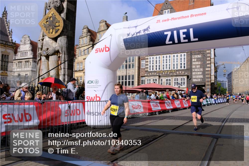 13.09.2026 - 21. swb-Marathon Bremen Tim E. http://msf.ph/oto/10340353 13.09.2026 11:10:18 Ziel 10299, 10435, 10645, 10751, 11119, 11383, 11437, 11441, 12207 meine-sportfotos.de