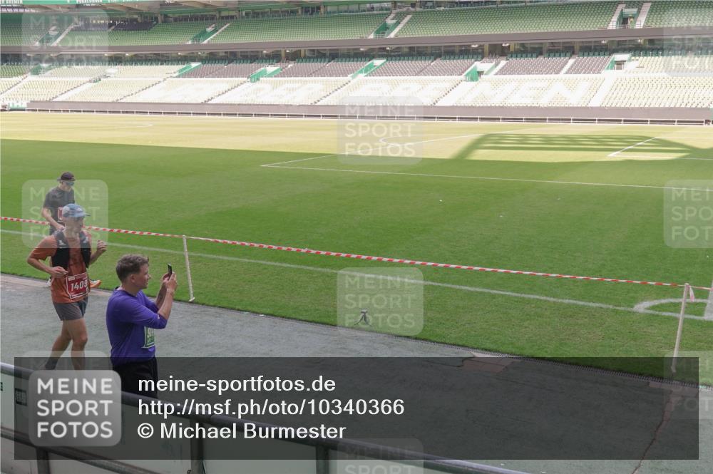 13.09.2026 - 21. swb-Marathon Bremen Michael Burmester http://msf.ph/oto/10340366 13.09.2026 13:20:54 Laufen im Stadion 258, 423, 441, 464, 601, 620, 704, 782, 1060, 1066, 1094, 1129, 1156, 1158, 1177, 1316, 1409, 1439, 1446, 1518, 1676, 1697, 1756, 1808, 1815, 1846, 1916, 2010, 2028, 2064, 2139, 2201, 2258, 2278, 2349, 2394, 2395, 2414, 2417, 2437, 2501, 2519, 2533, 2551, 2588, 2626, 2694, 2695, 2702, 2722, 2736, 2756, 2793, 2828, 2886, 2954, 2995, 3004, 3010, 3017, 3018, 3022, 3035, 3036, 3037, 3059, 3070, 3074, 3102, 3116, 3139, 3144, 3225, 3243, 3263, 3264, 3310, 3315 meine-sportfotos.de