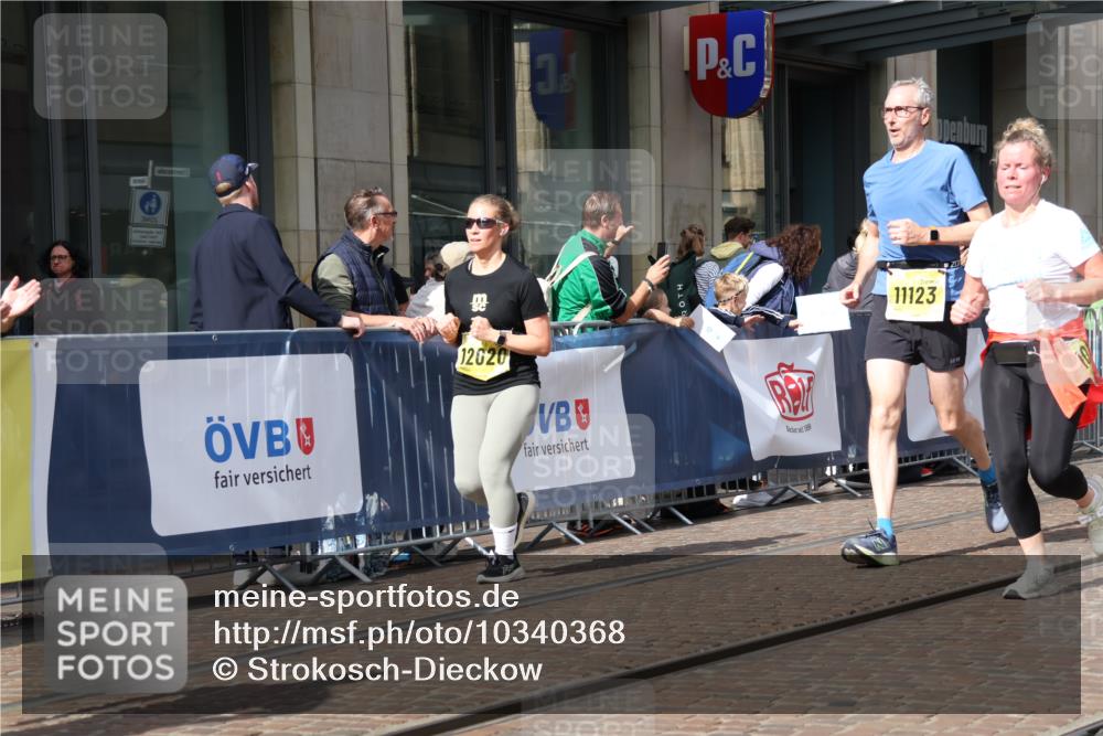 13.09.2026 - 21. swb-Marathon Bremen Strokosch-Dieckow http://msf.ph/oto/10340368 13.09.2026 11:07:11 Ziel 10138, 10205, 10279, 10280, 10363, 10364, 10488, 10501, 10505, 10580, 10695, 10748, 10907, 10935, 11123, 11223, 11246, 11417, 11643, 11759, 11767, 11865, 11899, 11917, 11924, 11934, 12020, 12167, 12168, 12173, 12194, 12210, 12266, 12277, 12419, 12509, 12536, 10156, 10360, 10378, 10663, 11100, 11257, 11393, 11439, 11600, 11684, 11696, 11759, 11822, 11823, 12255 meine-sportfotos.de