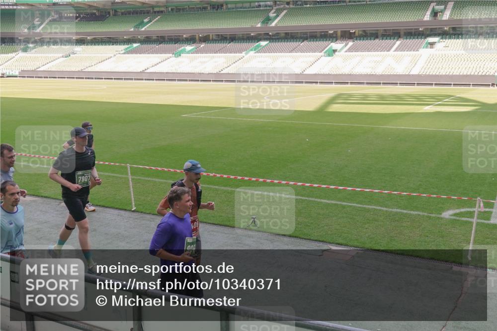 13.09.2026 - 21. swb-Marathon Bremen Michael Burmester http://msf.ph/oto/10340371 13.09.2026 13:20:54 Laufen im Stadion 258, 423, 441, 464, 601, 620, 704, 782, 1060, 1066, 1094, 1129, 1156, 1158, 1177, 1316, 1409, 1439, 1446, 1518, 1676, 1697, 1756, 1808, 1815, 1846, 1916, 2010, 2028, 2064, 2139, 2201, 2258, 2278, 2349, 2394, 2395, 2414, 2417, 2437, 2501, 2519, 2533, 2551, 2588, 2626, 2694, 2695, 2702, 2722, 2736, 2756, 2793, 2828, 2886, 2954, 2995, 3004, 3010, 3017, 3018, 3022, 3035, 3036, 3037, 3059, 3070, 3074, 3102, 3116, 3139, 3144, 3225, 3243, 3263, 3264, 3310, 3315 meine-sportfotos.de
