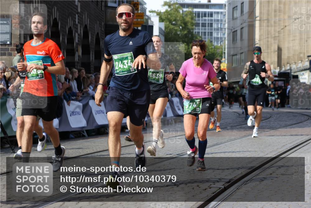 13.09.2026 - 21. swb-Marathon Bremen Strokosch-Dieckow http://msf.ph/oto/10340379 13.09.2026 13:26:20 Ziel 1163, 1647, 1896, 2033, 2062, 2666, 2708, 2987, 3248, 3516, 4067, 4476, 4724, 5013, 5558, 5622, 5701, 5854, 6135, 6605, 6886, 7638, 7780, 8271, 8361, 8592, 8635, 9266, 9794, 1368, 1649, 2658, 3526, 3603, 4077, 5747, 5992, 6639, 7626, 9260, 13195 meine-sportfotos.de