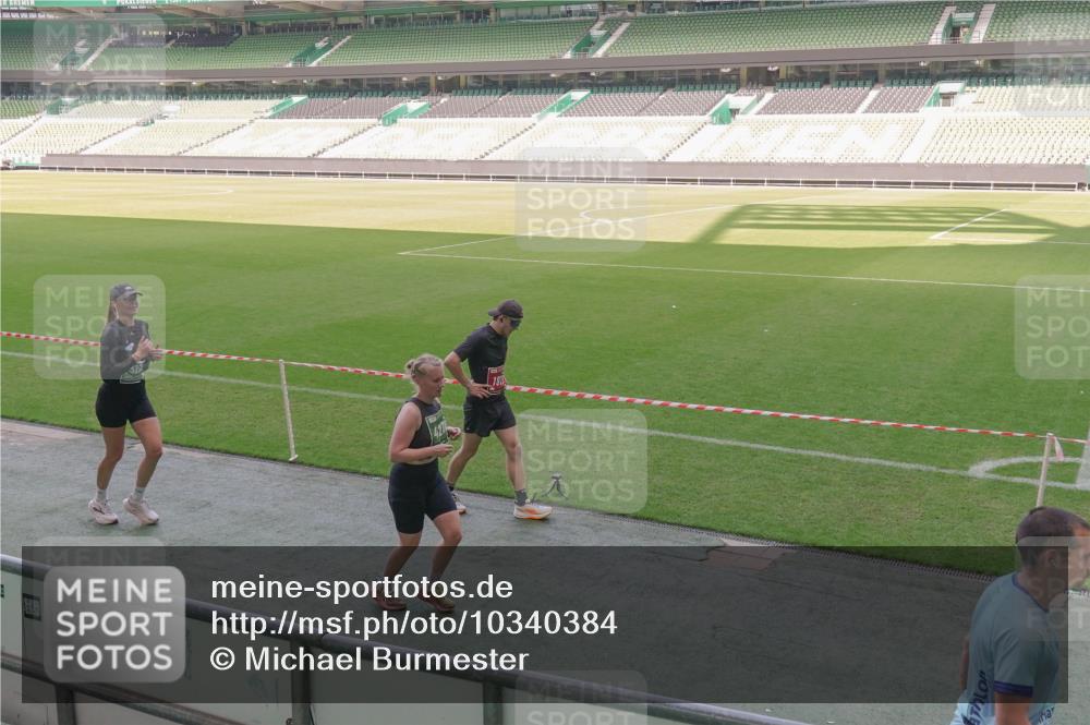 13.09.2026 - 21. swb-Marathon Bremen Michael Burmester http://msf.ph/oto/10340384 13.09.2026 13:20:57 Laufen im Stadion 258, 423, 441, 464, 601, 620, 704, 782, 1060, 1066, 1094, 1129, 1156, 1158, 1177, 1316, 1409, 1439, 1446, 1518, 1676, 1697, 1756, 1808, 1815, 1846, 1916, 2010, 2028, 2064, 2139, 2201, 2258, 2278, 2349, 2394, 2395, 2414, 2417, 2437, 2501, 2519, 2533, 2551, 2588, 2626, 2694, 2695, 2702, 2722, 2736, 2756, 2793, 2828, 2886, 2954, 2995, 3004, 3010, 3017, 3018, 3022, 3034, 3035, 3036, 3037, 3059, 3070, 3074, 3102, 3116, 3139, 3144, 3225, 3243, 3263, 3264, 3310, 3315 meine-sportfotos.de