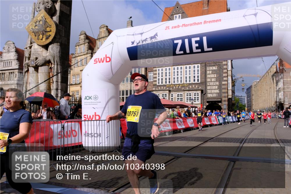 13.09.2026 - 21. swb-Marathon Bremen Tim E. http://msf.ph/oto/10340398 13.09.2026 11:10:20 Ziel 10299, 10435, 10751, 11119, 11383, 11437, 11441, 11933, 12117, 12207 meine-sportfotos.de