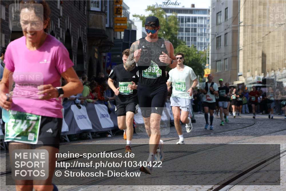 13.09.2026 - 21. swb-Marathon Bremen Strokosch-Dieckow http://msf.ph/oto/10340422 13.09.2026 13:26:22 Ziel 1163, 1647, 1896, 2062, 2666, 2708, 2987, 3248, 3516, 4067, 4476, 4724, 5558, 5701, 5854, 6135, 6605, 6886, 7638, 7780, 8271, 8361, 8592, 8635, 9266, 9794, 1368, 1649, 3526, 3603, 4077, 5992, 6548, 9260, 13195 meine-sportfotos.de