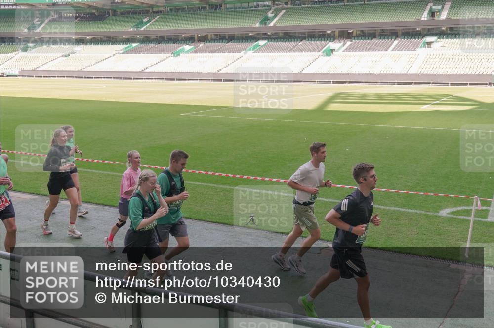 13.09.2026 - 21. swb-Marathon Bremen Michael Burmester http://msf.ph/oto/10340430 13.09.2026 13:21:03 Laufen im Stadion 258, 351, 423, 441, 464, 601, 620, 704, 782, 851, 1060, 1066, 1094, 1129, 1158, 1177, 1316, 1344, 1409, 1439, 1446, 1518, 1676, 1697, 1729, 1756, 1808, 1815, 1846, 1916, 2010, 2028, 2064, 2139, 2201, 2258, 2278, 2349, 2394, 2395, 2414, 2417, 2437, 2501, 2519, 2533, 2551, 2588, 2626, 2652, 2694, 2695, 2736, 2756, 2793, 2828, 2886, 2954, 2995, 3004, 3010, 3017, 3018, 3022, 3034, 3035, 3036, 3037, 3059, 3070, 3074, 3102, 3116, 3139, 3144, 3225, 3243, 3263, 3264, 3310, 3315 meine-sportfotos.de