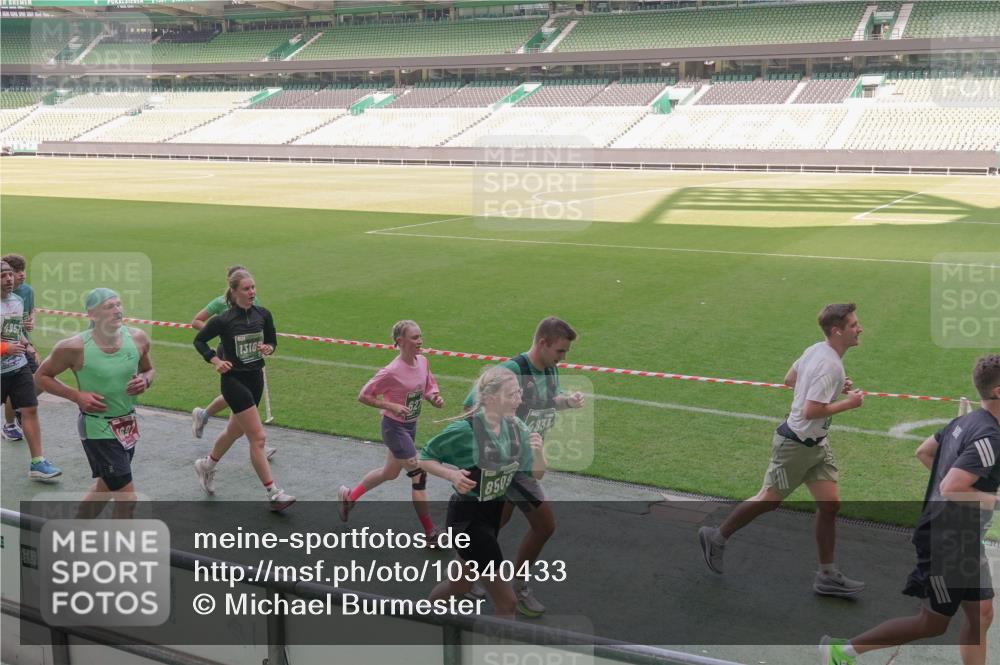 13.09.2026 - 21. swb-Marathon Bremen Michael Burmester http://msf.ph/oto/10340433 13.09.2026 13:21:03 Laufen im Stadion 258, 351, 423, 441, 464, 601, 620, 704, 782, 851, 1060, 1066, 1094, 1129, 1158, 1177, 1316, 1344, 1409, 1439, 1446, 1518, 1676, 1697, 1729, 1756, 1808, 1815, 1846, 1916, 2010, 2028, 2064, 2139, 2201, 2258, 2278, 2349, 2394, 2395, 2414, 2417, 2437, 2501, 2519, 2533, 2551, 2588, 2626, 2652, 2694, 2695, 2736, 2756, 2793, 2828, 2886, 2954, 2995, 3004, 3010, 3017, 3018, 3022, 3034, 3035, 3036, 3037, 3059, 3070, 3074, 3102, 3116, 3139, 3144, 3225, 3243, 3263, 3264, 3310, 3315 meine-sportfotos.de